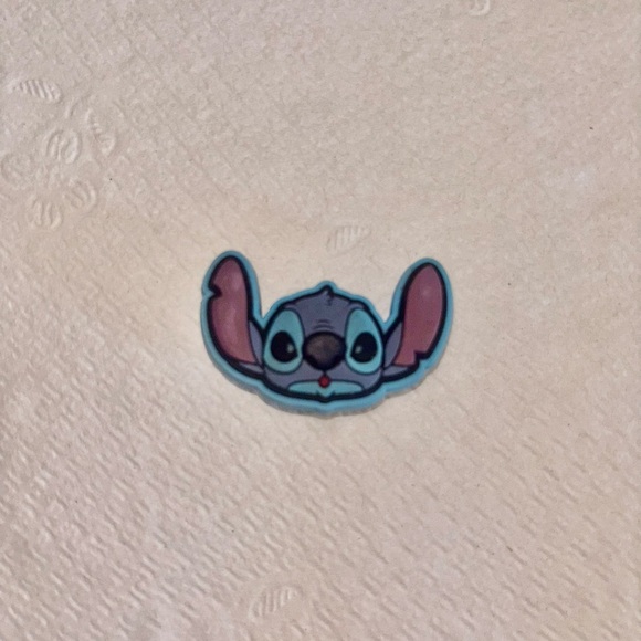 Stitch crocs Widget - Picture 2 of 3